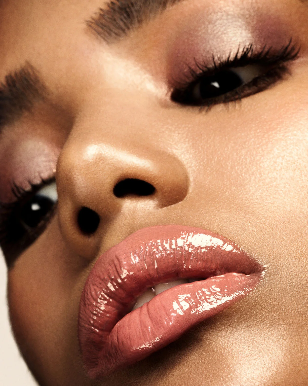 Gloss Bomb Heat Universal Lip Luminizer + Plumper — Candy Lava - Image 2